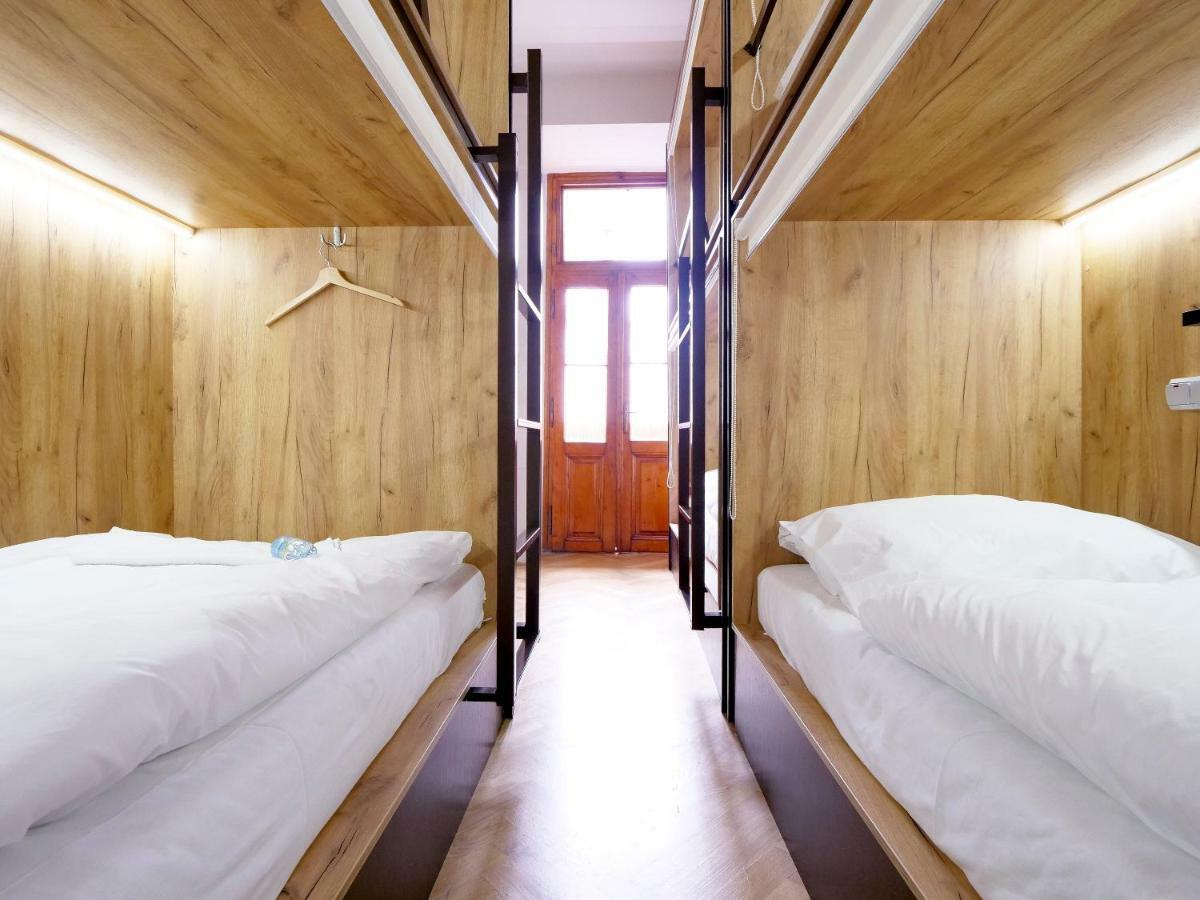 Capsule Hostel Prag