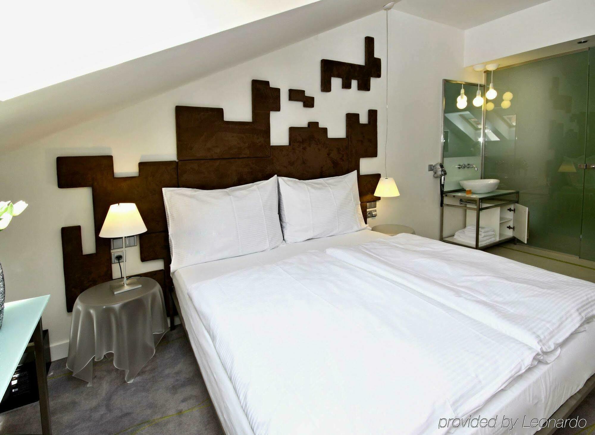 Pure White Hotel 4*