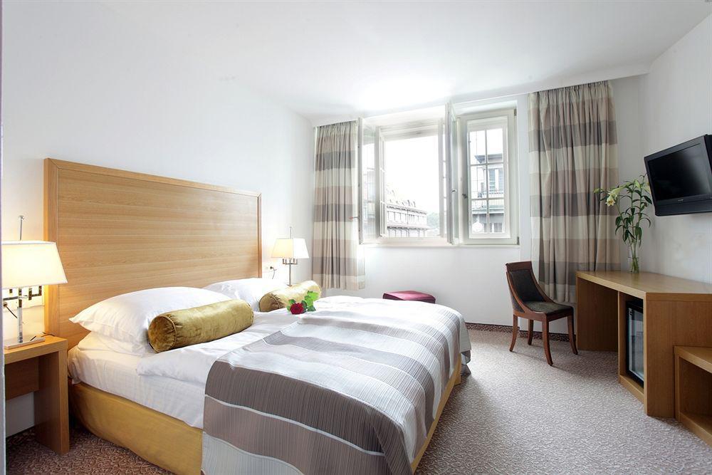 Hotel Clement