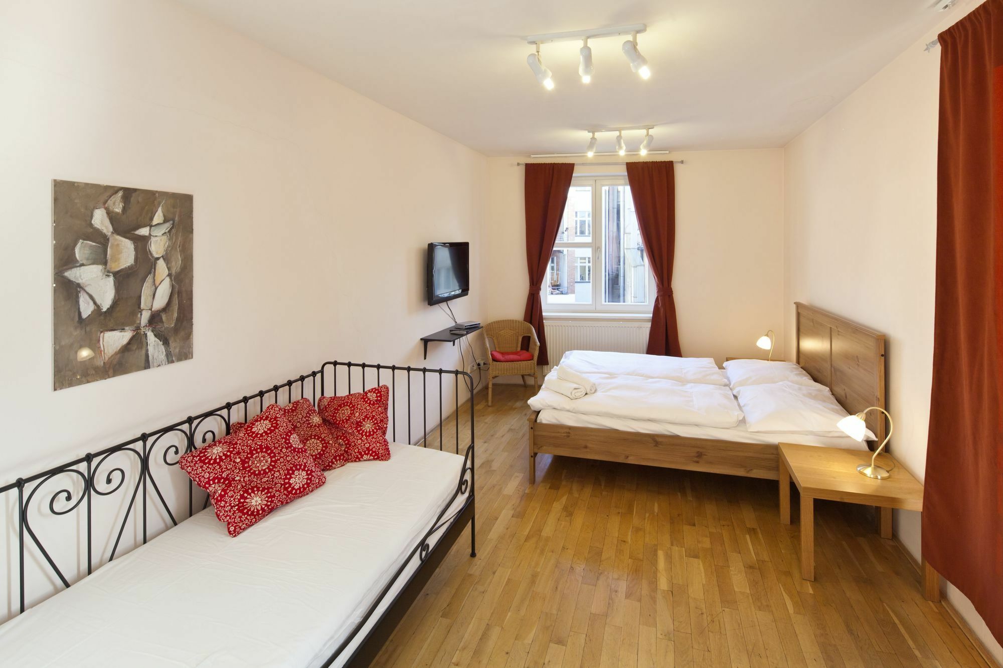 Aparthotel Capital 3*