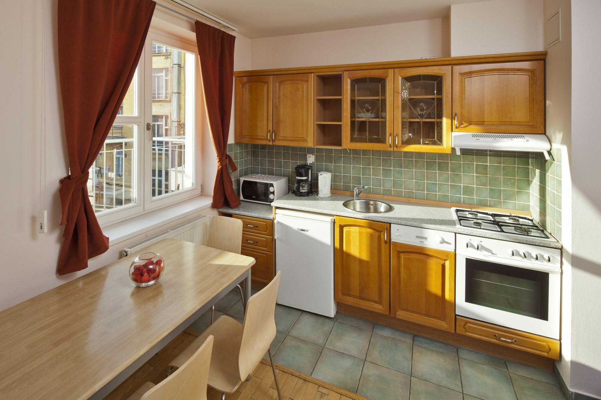 Capital Aparthotel 3*