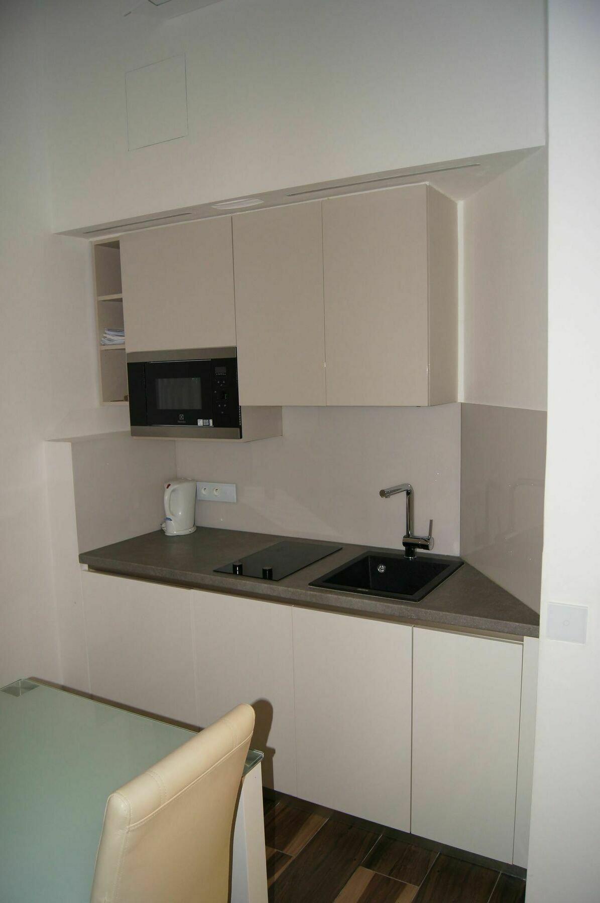 Old Town Jewel Apartment *