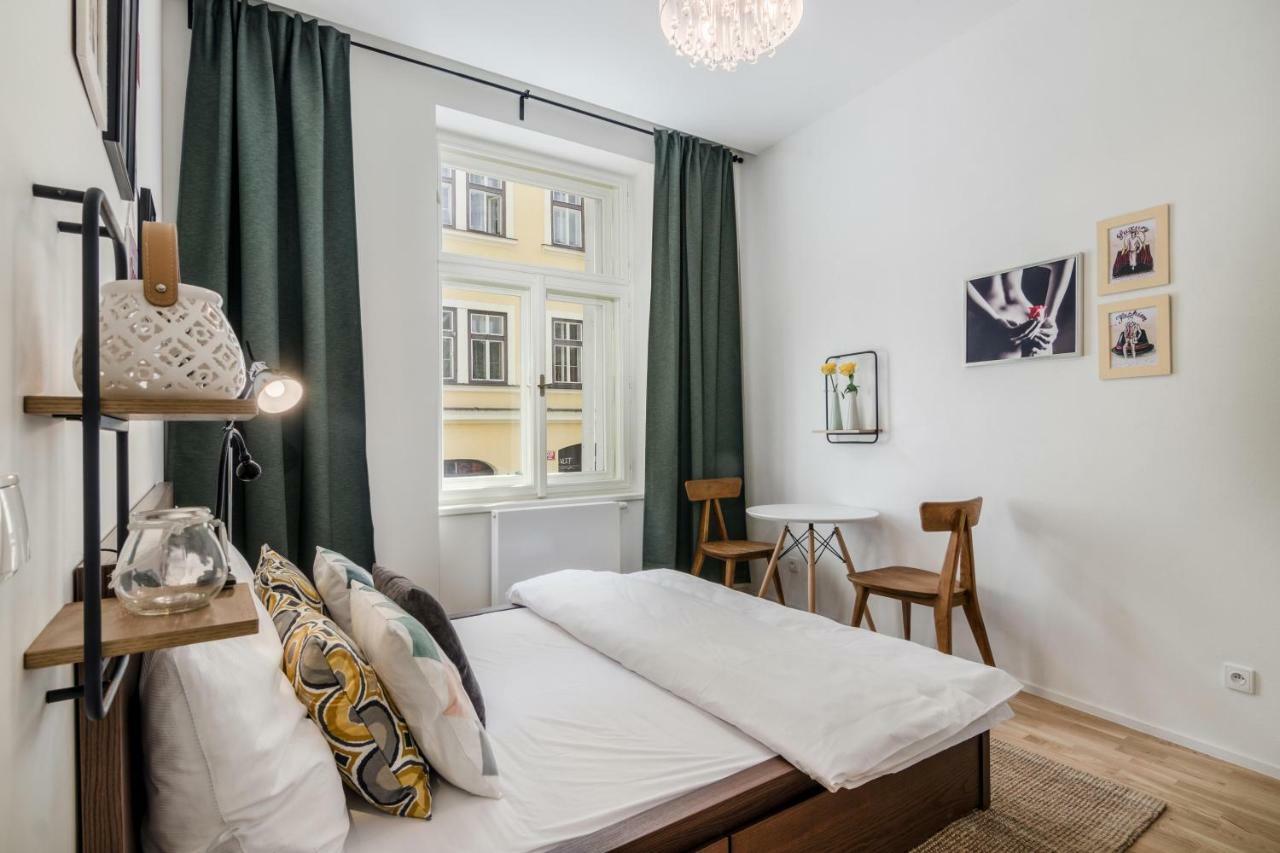 Zizkov Parking By Michal&friends Apartment