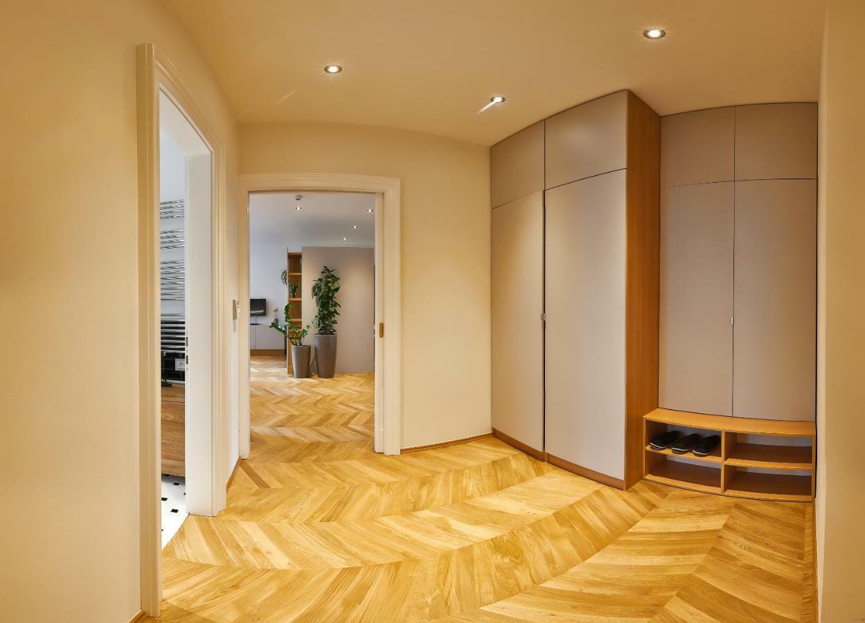 Palace Dlouha - Old Town Apartment