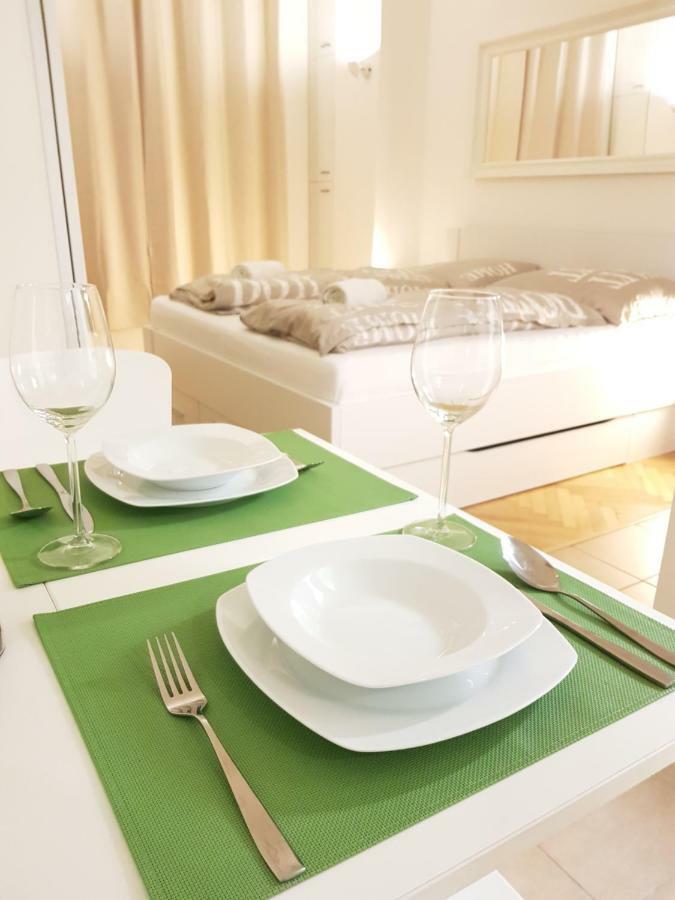 Cozy With Parking Near Center * Praga