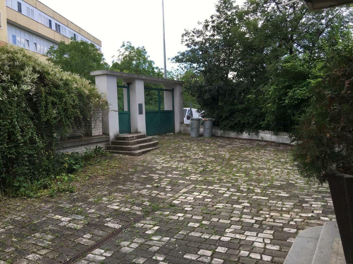 Andy Warhol Flat With Free Parking Apartment Prague