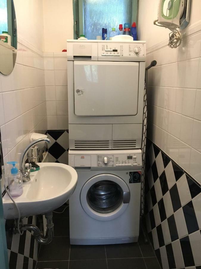 Andy Warhol Flat With Free Parking Apartment Prague