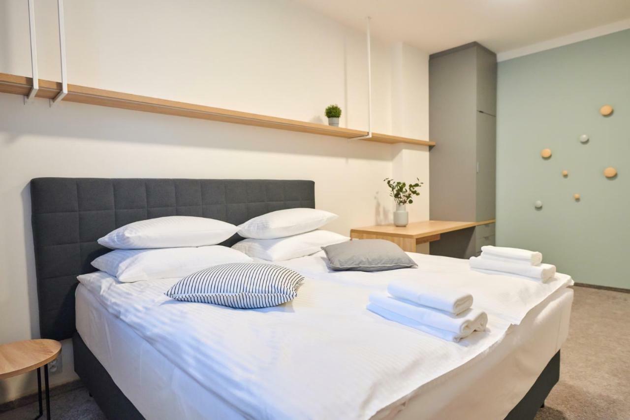 Honest Smichov Apartment