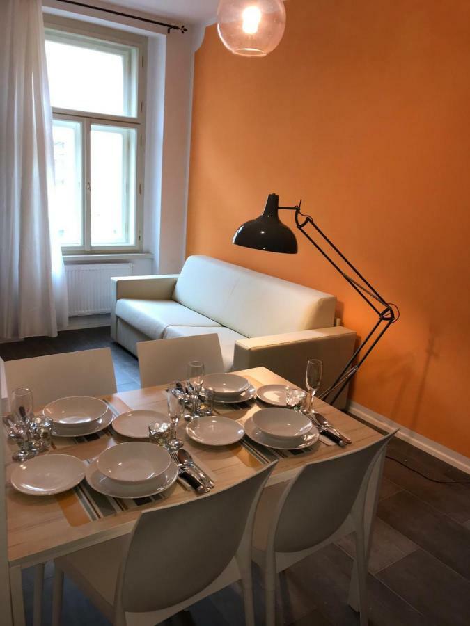 Riverside Apartment Prague
