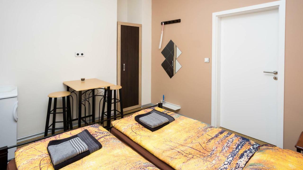 Four Year Seasons - Walkable To Centre, Metro And Riverside Apartamento Praga