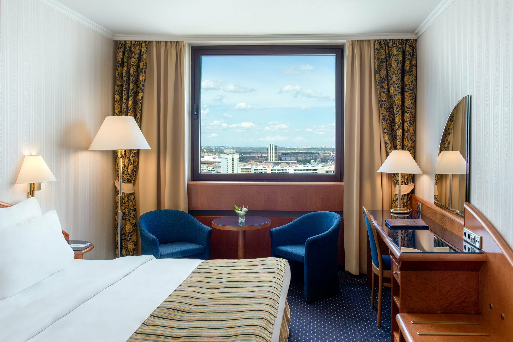 Panorama Hotel 4*