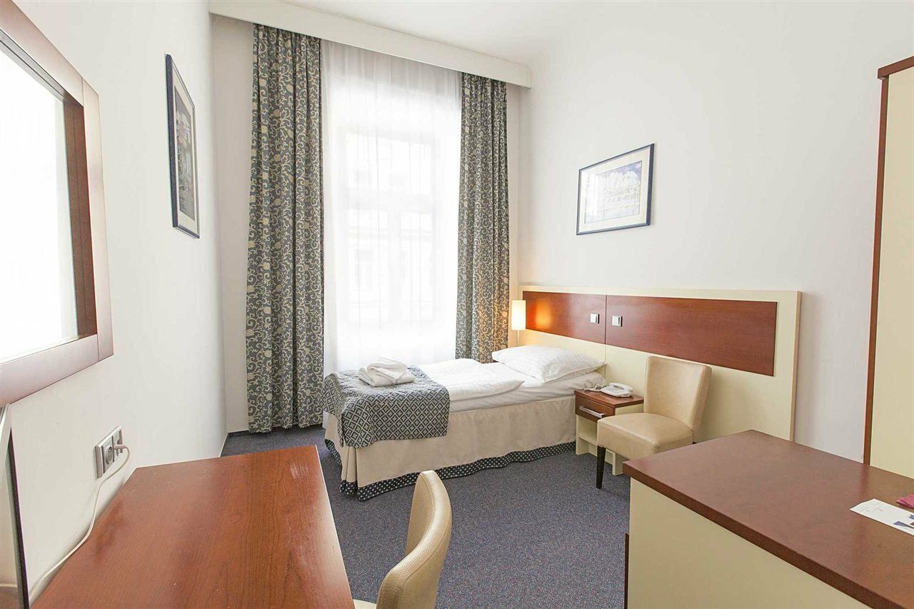 Atos Hotel 3*