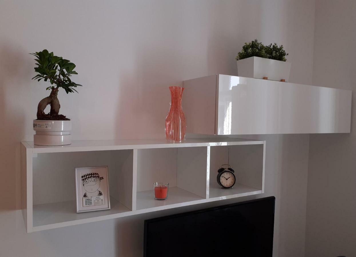 Riverside Apartment Prague