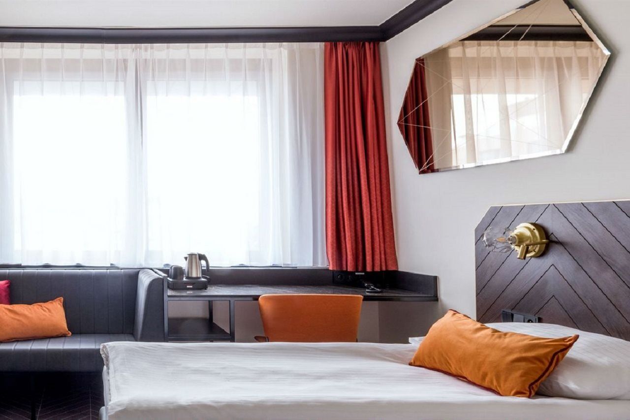 Hotel Vienna House By Wyndham Diplomat 4*