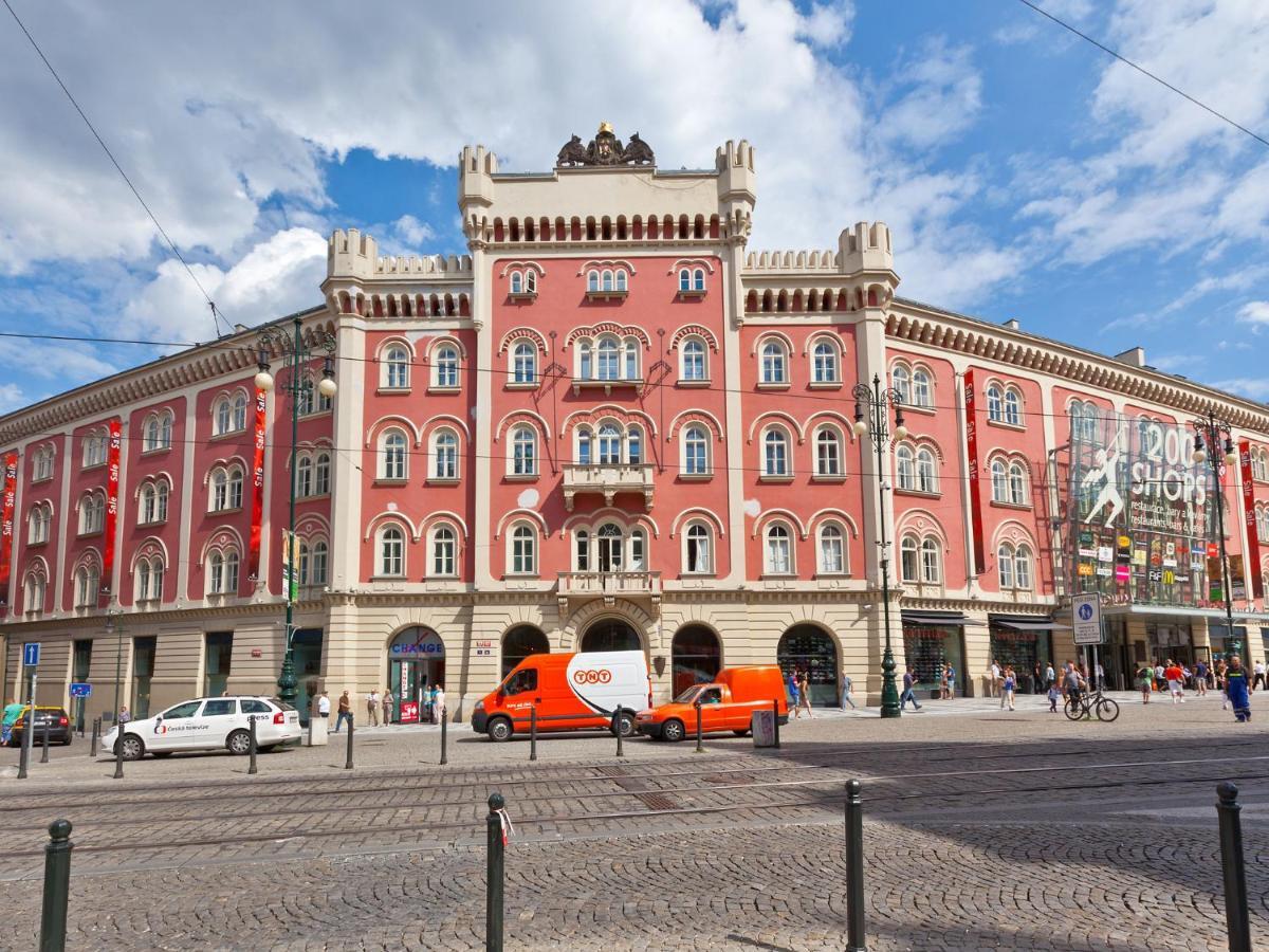 Lovely - Truhlarska * Praga