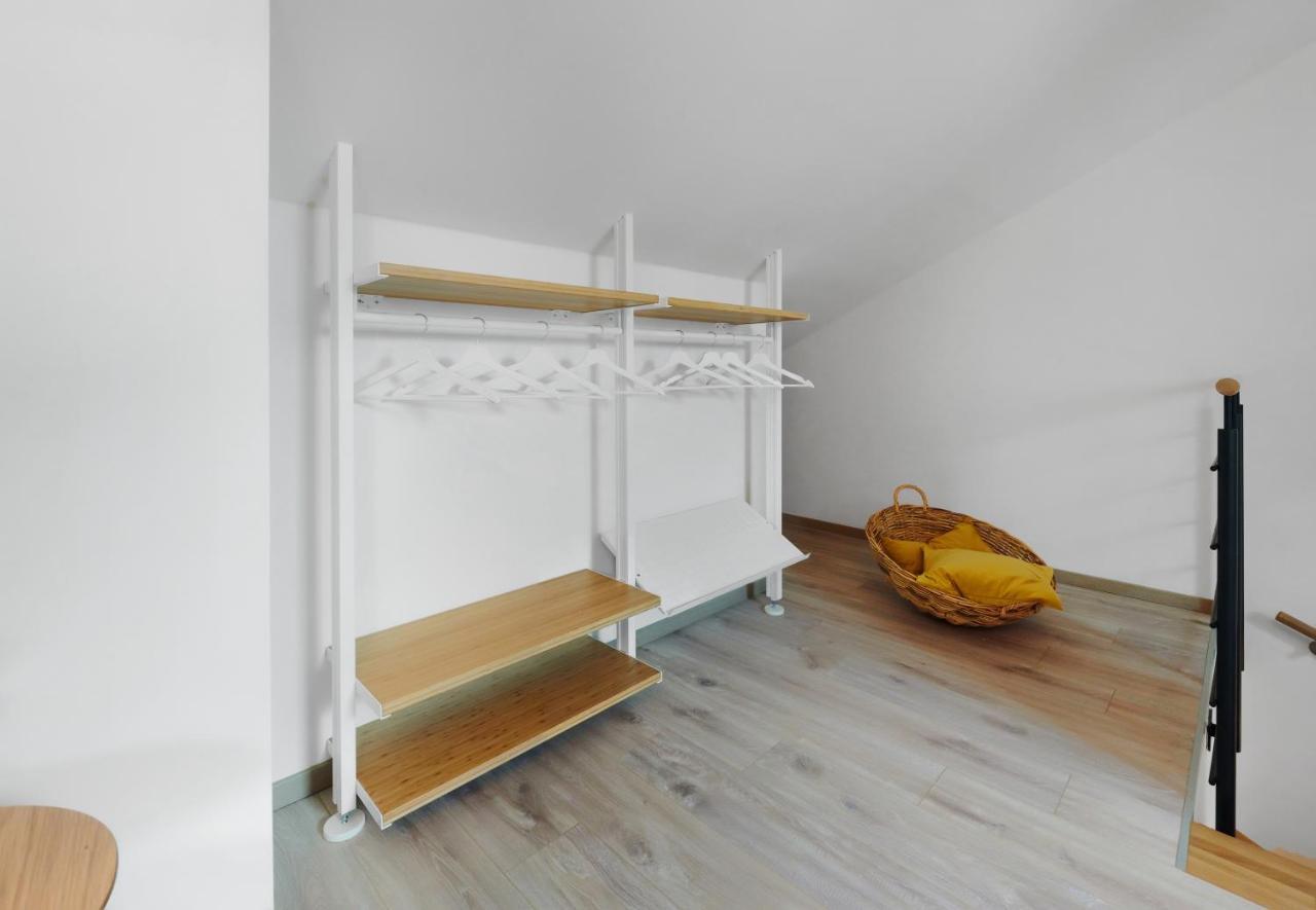 Apartment Honest Smichov