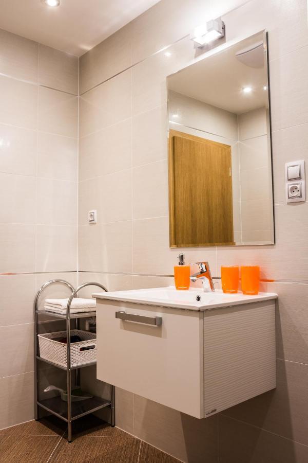 In Residential Tower - Parking Apartment Prag