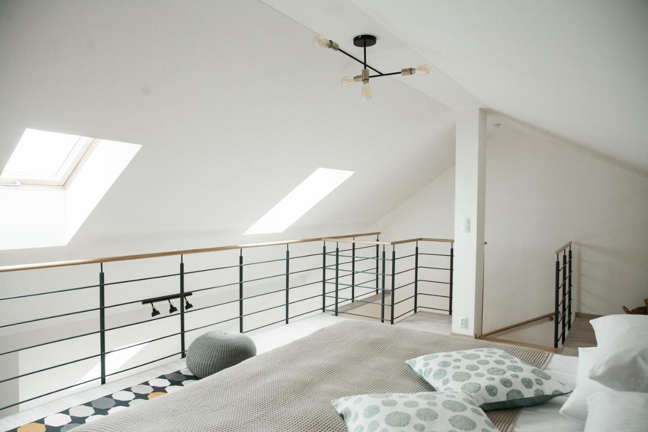Honest Smichov Apartment Prague