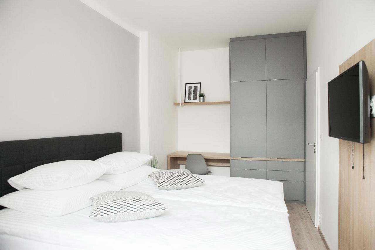 Honest Smichov Apartment