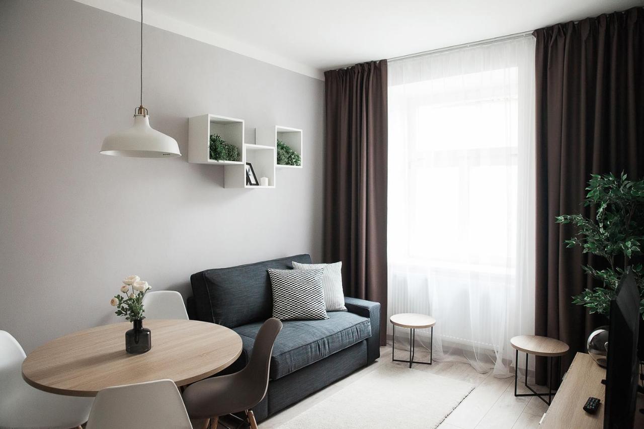 Honest Smichov Apartment Prague