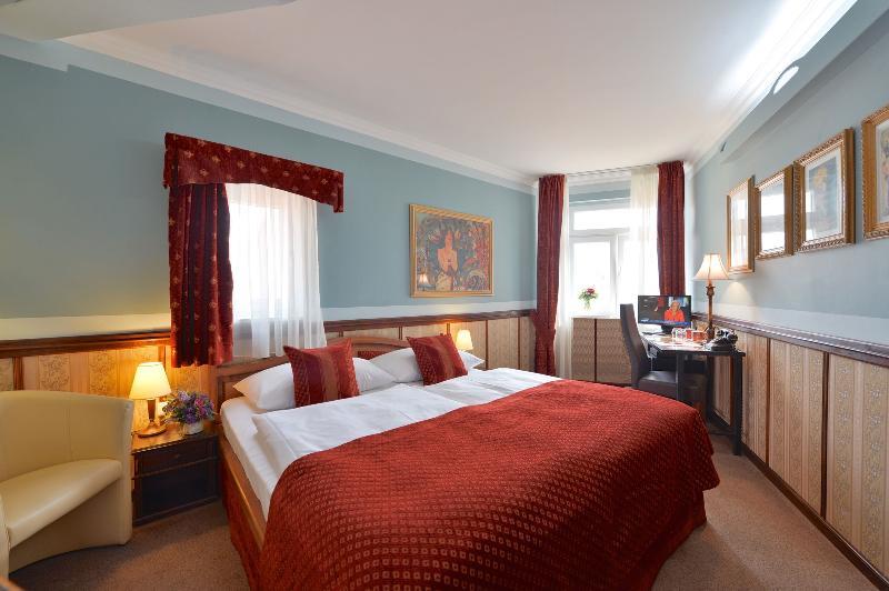 Hotel Hastal Old Town 4*