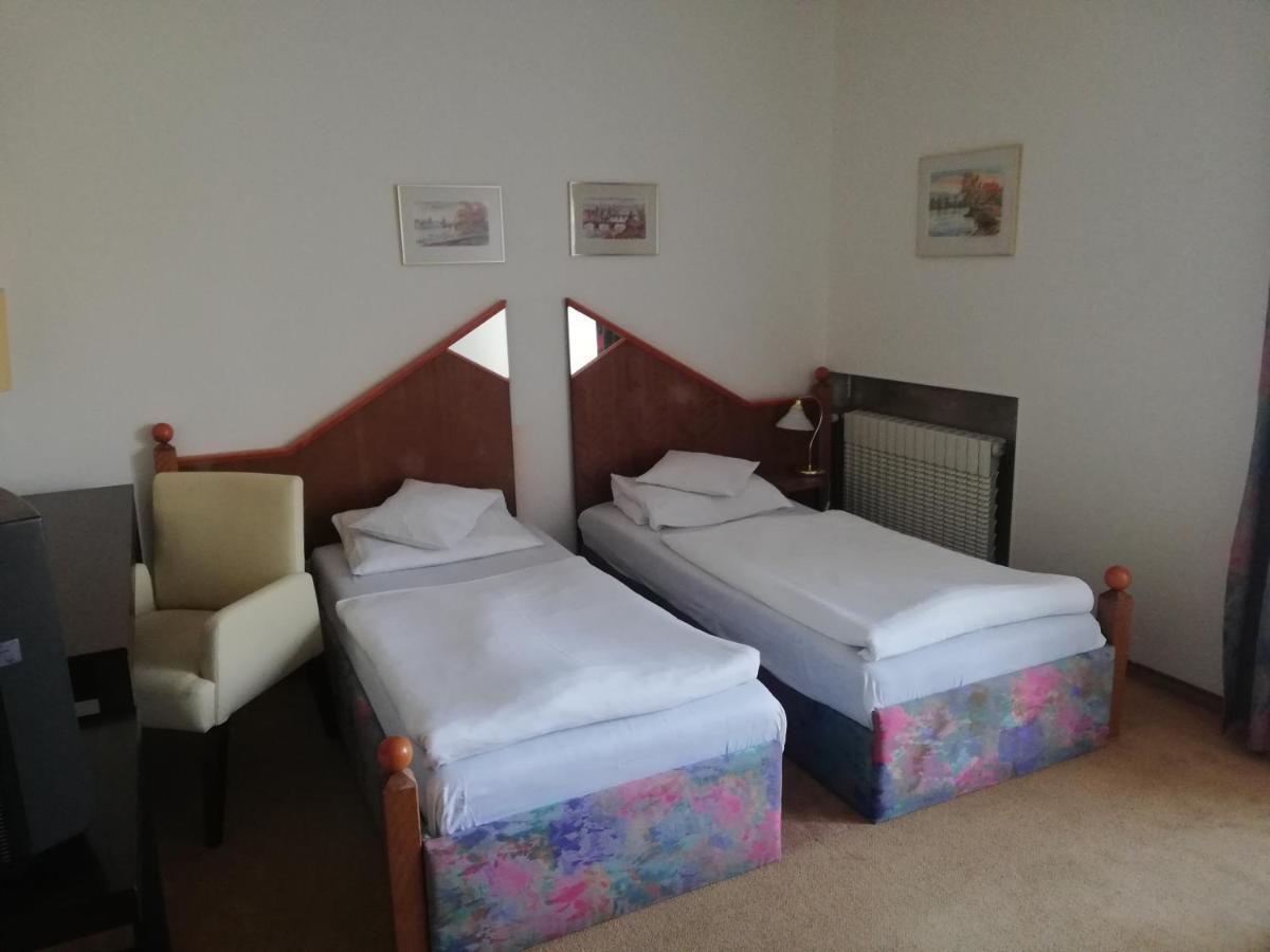 Monica 3* Prague