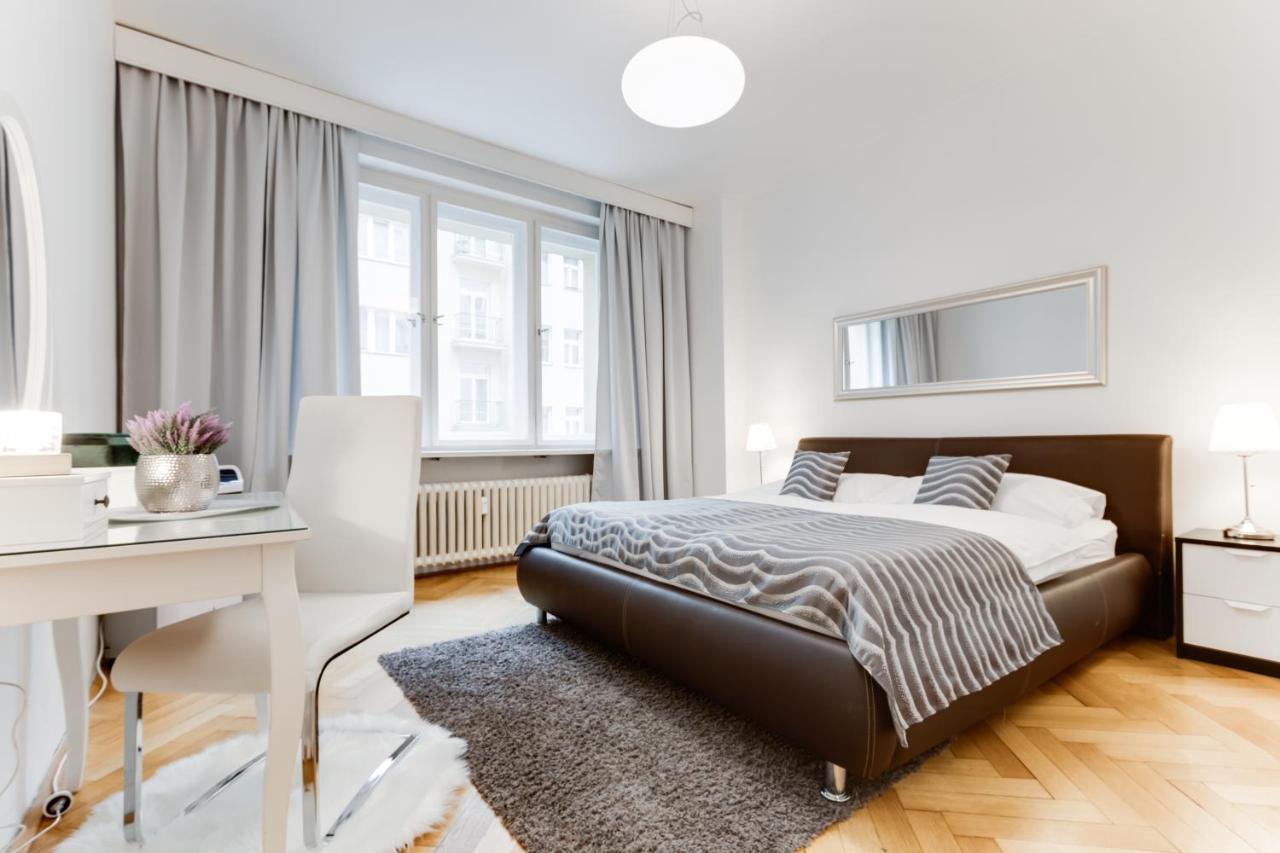 Exclusive Riverside In The Heart Of Apartment Prague