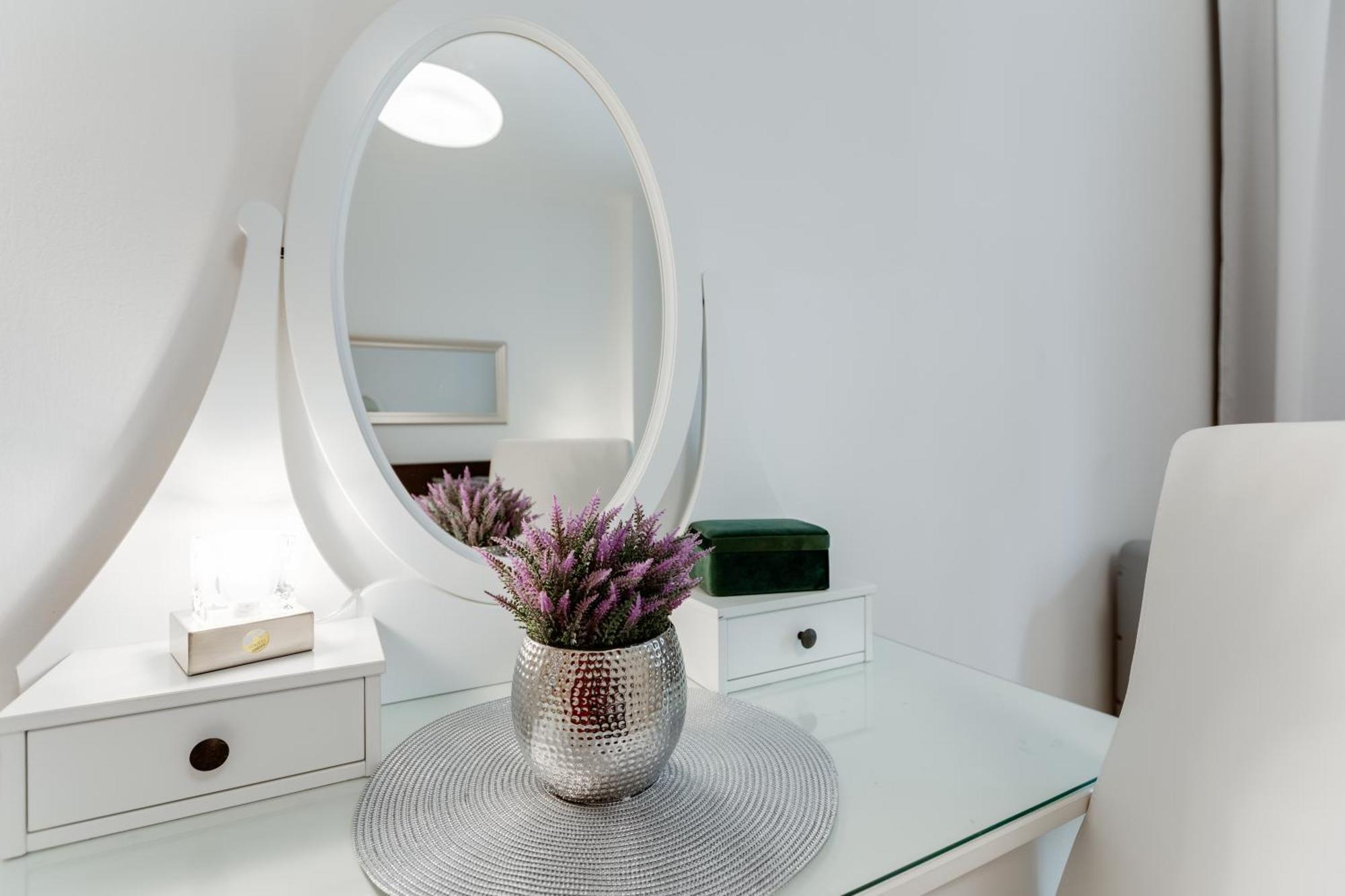 Exclusive Riverside In The Heart Of * Prague