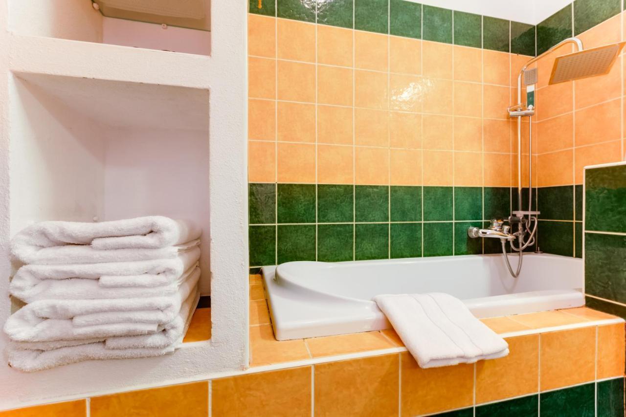 Apartment Exclusive Riverside In The Heart Of Prague