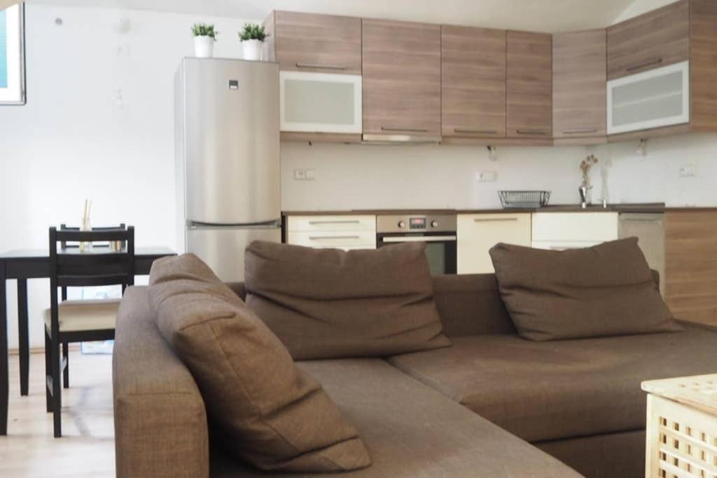 Cozy With A Garden, In The Center! *