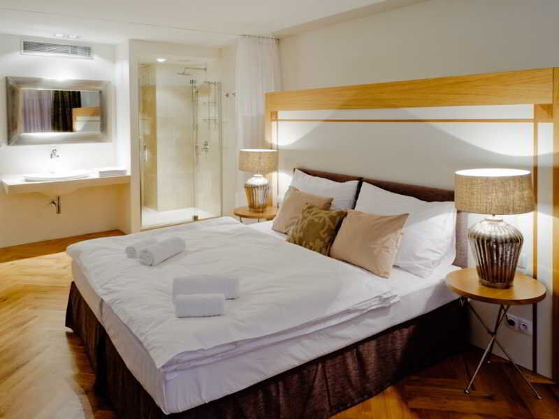 Jungmann 4* Prague