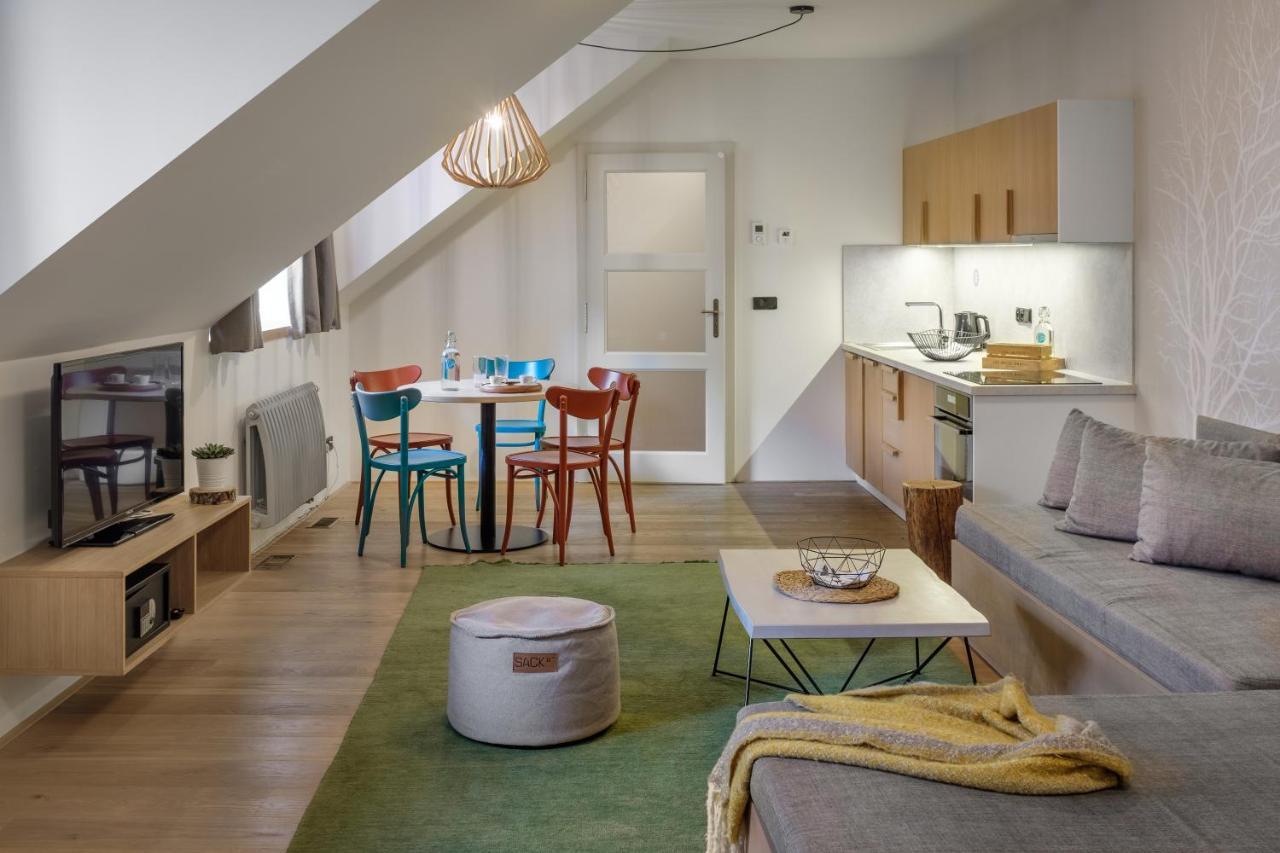 4 Trees By Adrez Apartment
