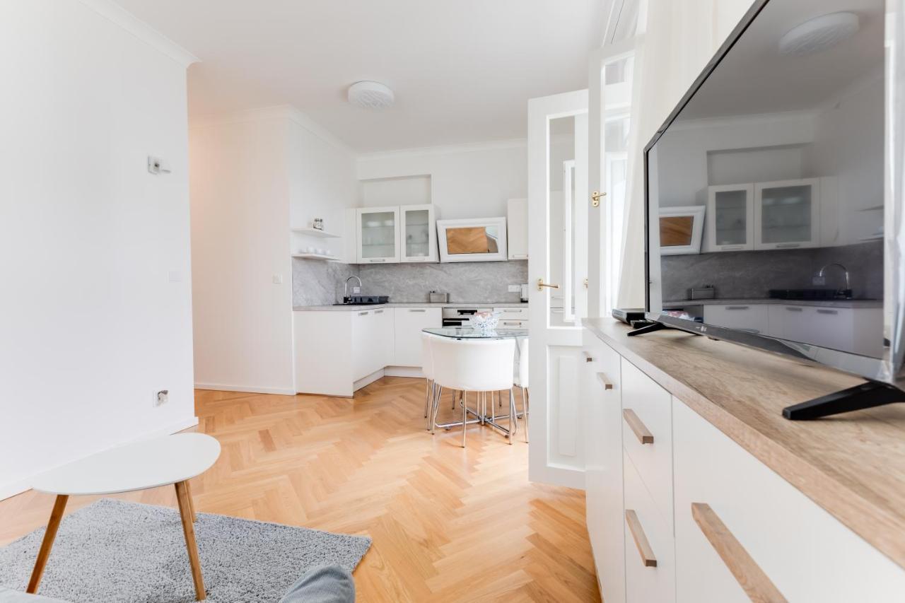 Friendly In Apartment