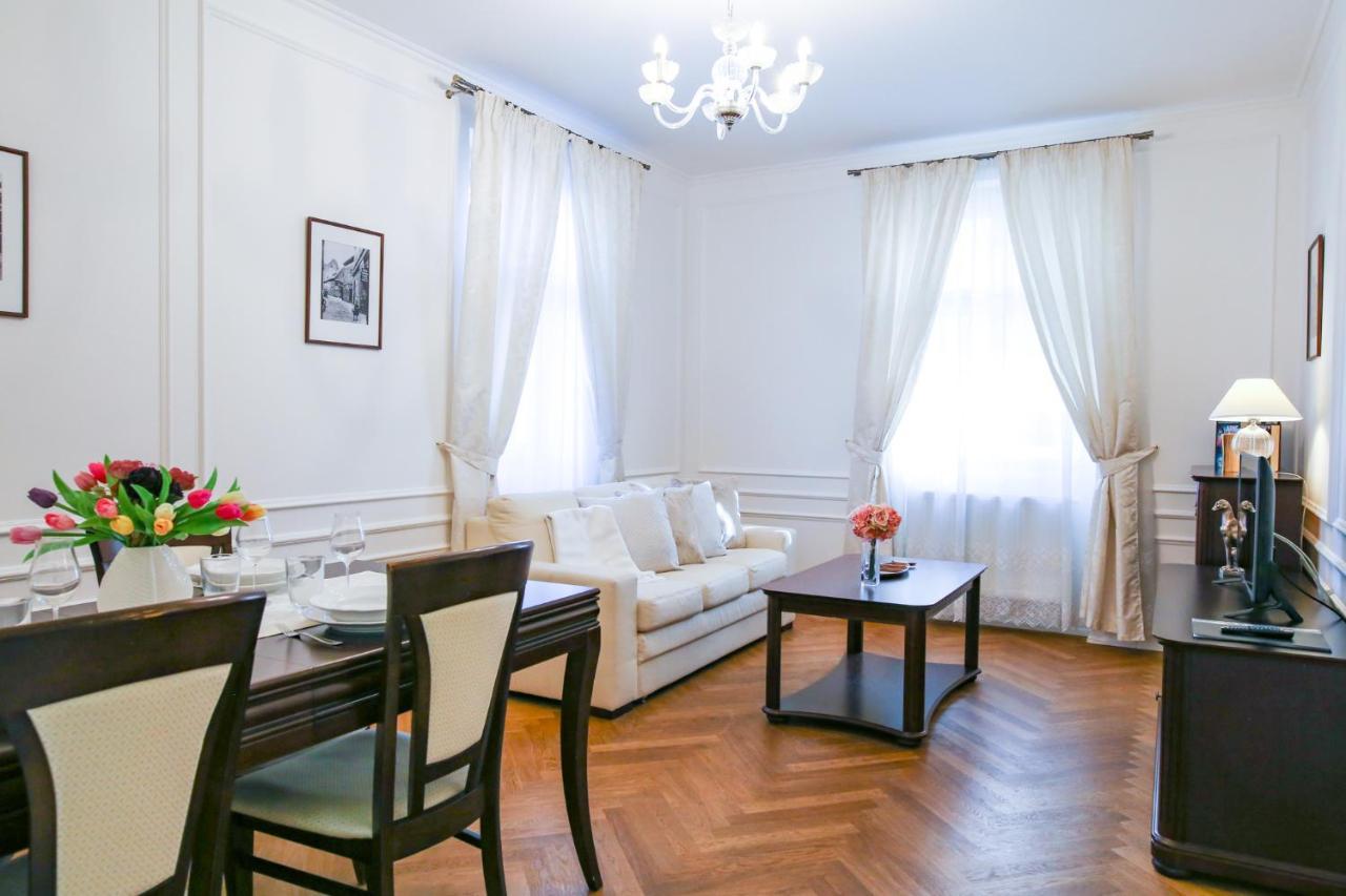 Apartment White & Gray *