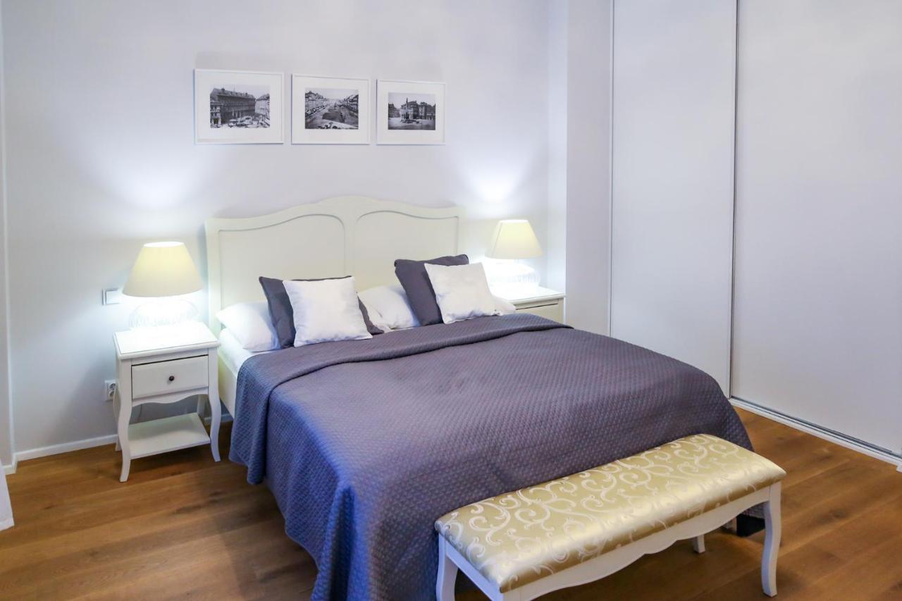 Apartment White & Gray