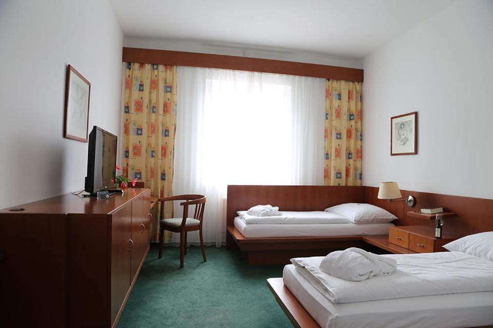 Popelka 4* Prague
