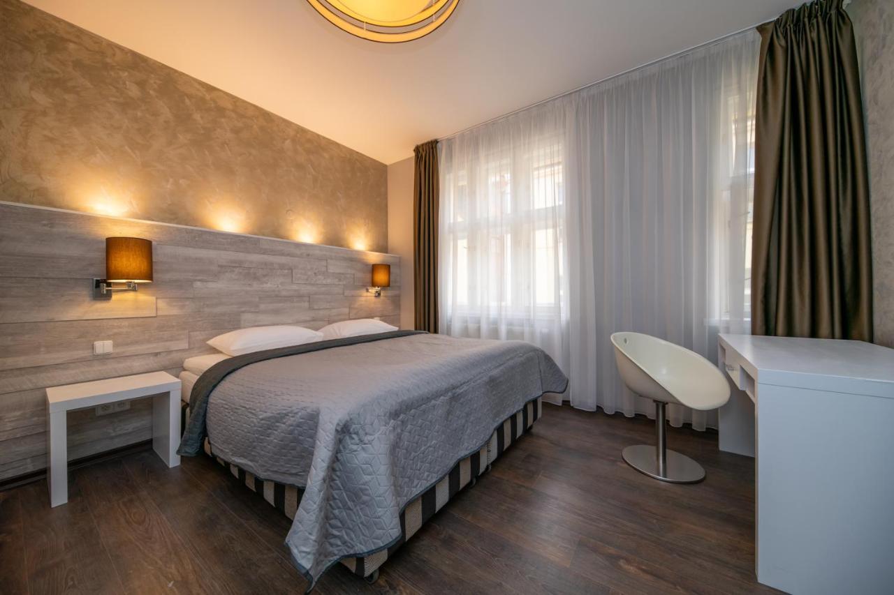 Emporio Apartment *