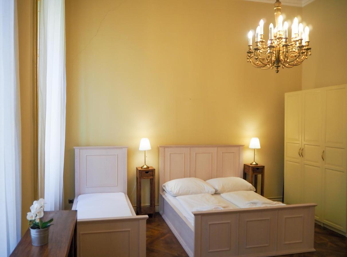 Smetanovo Nabrezi - Riverview Old Town Prague