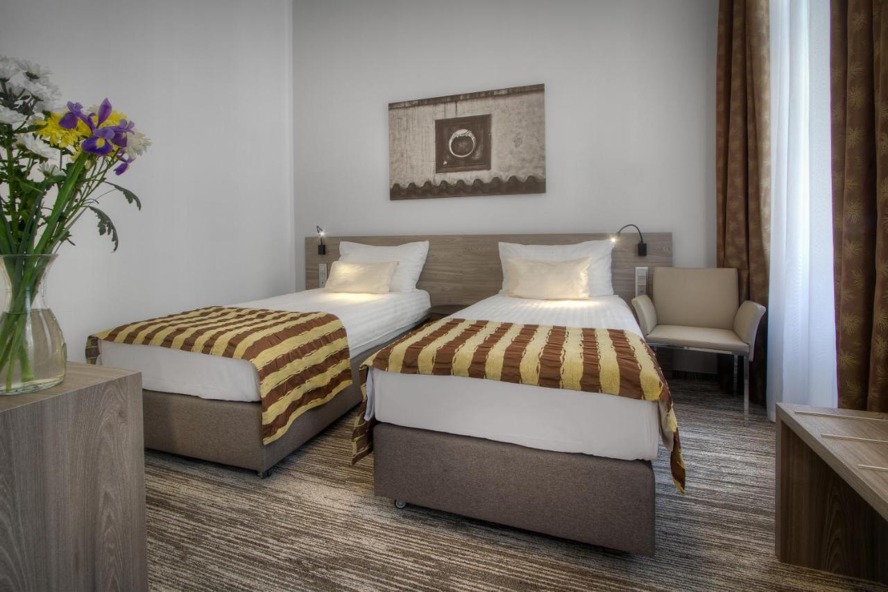 Hotel Pav 3*
