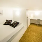 Downtown Designer Apartment Karlin