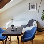 Prague Days - Sunlit Attic Loft In Vinohrady