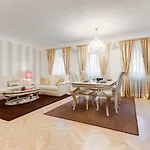 Charles Bridge Royal Apartment - Castle District