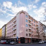 Bright Charming Apt With Terrace, Parking & Airco.