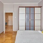 Prague Days - Modern Apt W Retro Elements - New Town