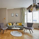 Prague Days - Modern Apt W Retro Elements - New Town