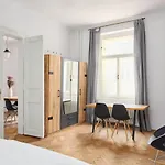 Artsy Flat Near Wenceslas Square By Prague Days