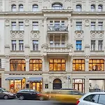 Artsy Flat Near Wenceslas Square By Prague Days