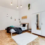 Spacious Cozy 2Bds Apt In Center - Stp4