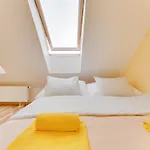 Jane\'S Charming Apartment