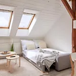 Cozy Attic Flat In Michle By Prague Days